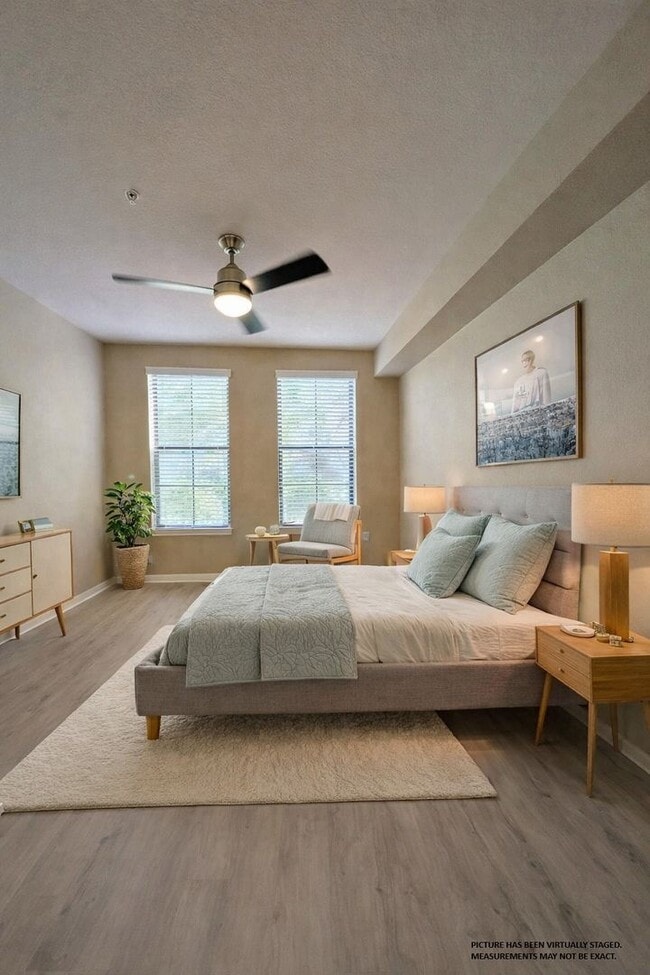 Building Photo - Clean, spacious renovated 1x1 with balconet & washer/dryer