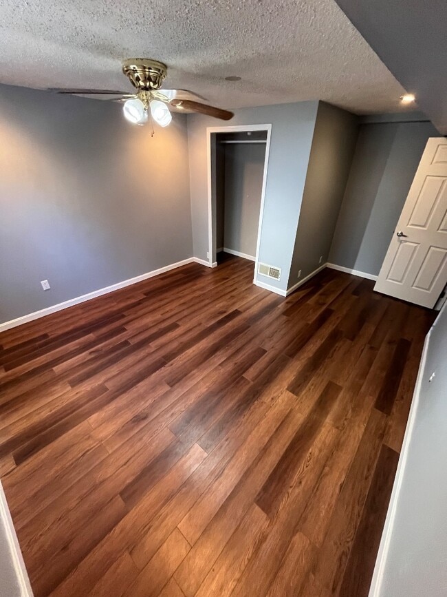 Building Photo - 243 Turnwood Dr