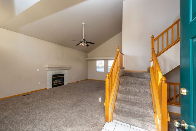 Building Photo - 3 bed, 2.5 bath Home in English Ranch Neig...