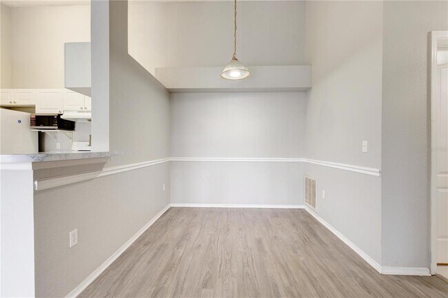 Building Photo - 3343 S Kirkman Rd
