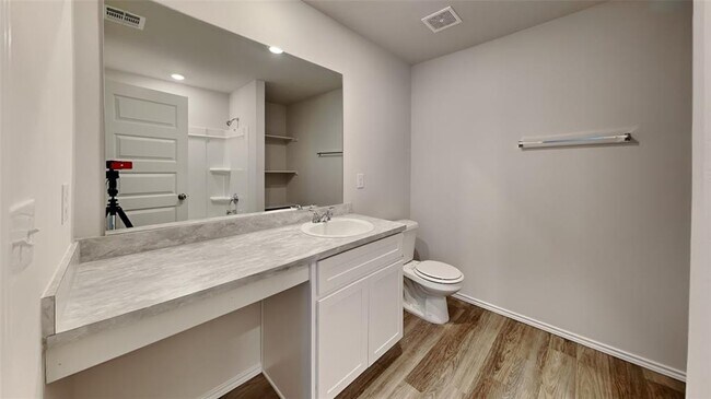 Building Photo - 9709 Laredo Ln