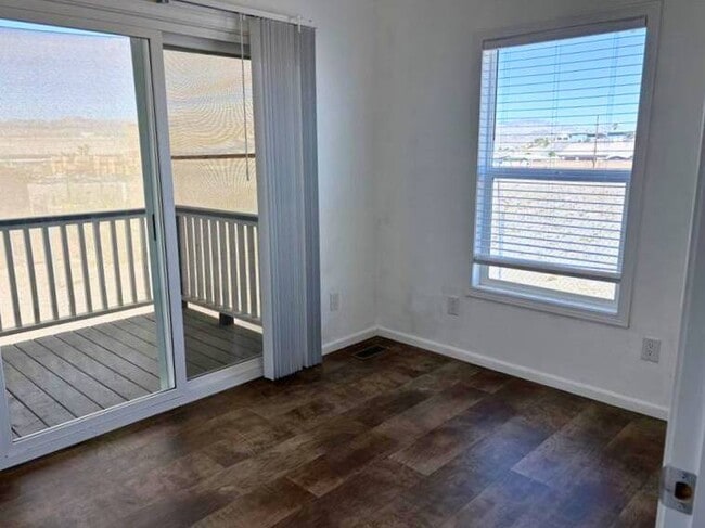 Building Photo - 350 Lee Ave