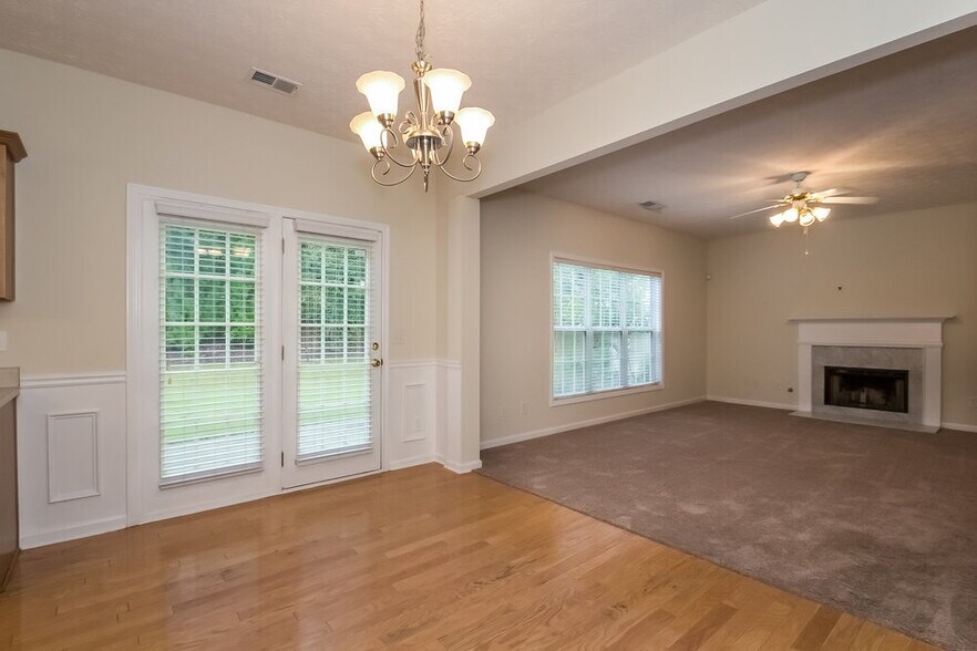 Building Photo - 145 Alessie Dr
