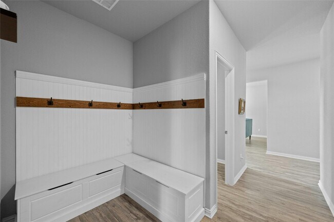 Building Photo - 12900 Mission River Dr
