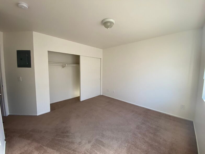 Building Photo - 6139 Fountain Ave