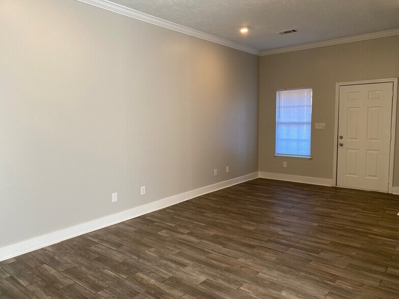 Building Photo - 632 Old Humboldt Rd