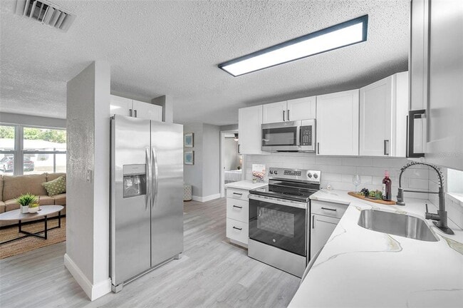 Building Photo - 7104 Castanea Dr