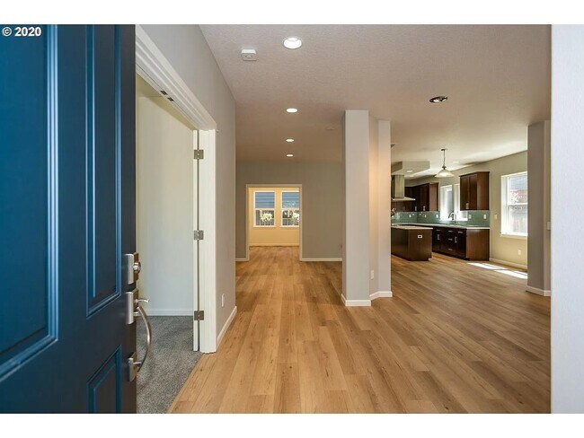 Building Photo - 153 NE Porto Way