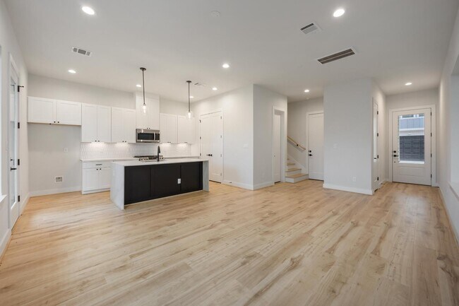 Building Photo - 6124 Campo Vista Dr