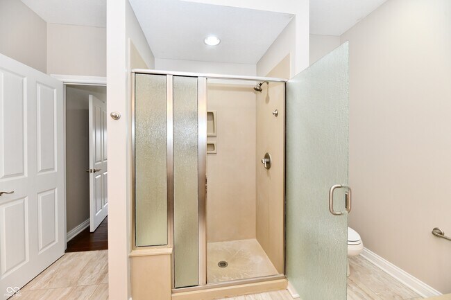 Building Photo - 8555 One W Dr