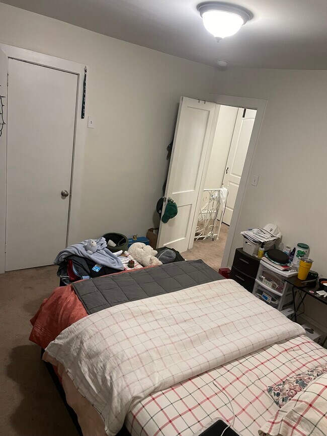 Building Photo - 108 Hasbrook Ave