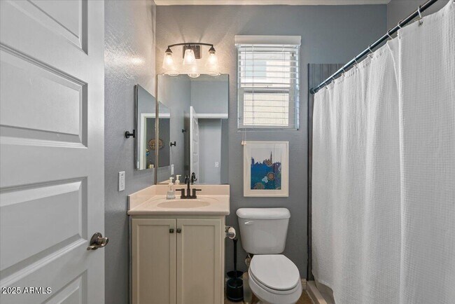 Building Photo - 2674 E Cherry Hill Dr