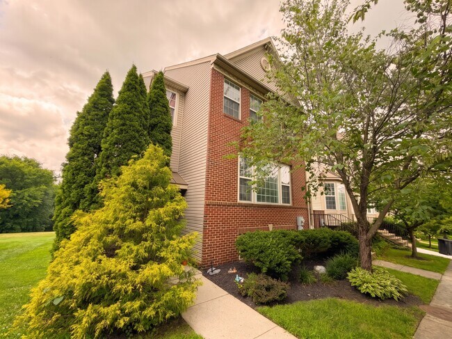 Building Photo - 9513 Brigadoon Ln