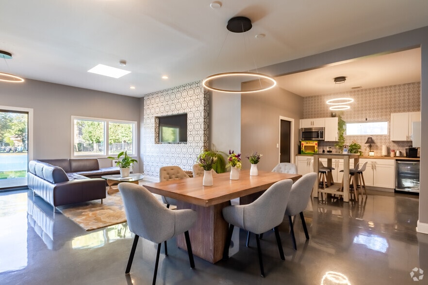 Clubhouse - Forest Glen Apartments