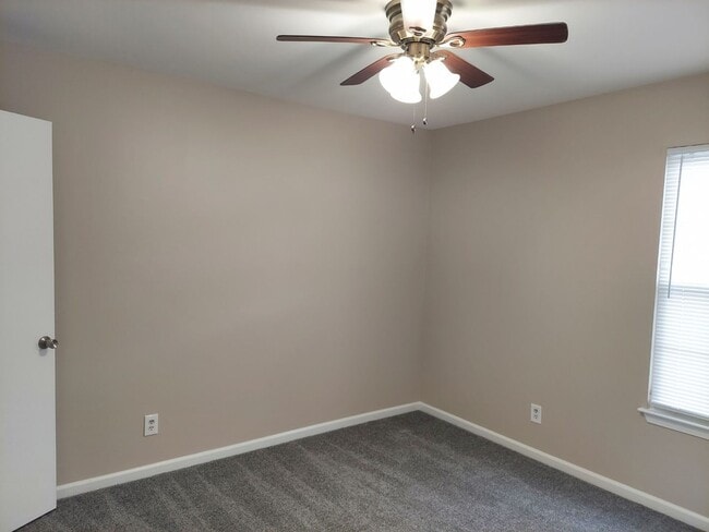 Building Photo - 2 Bed 2 Bath Condo