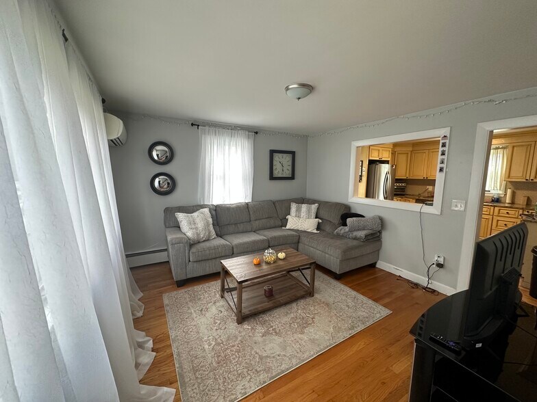 Building Photo - 65 Sherry Ave