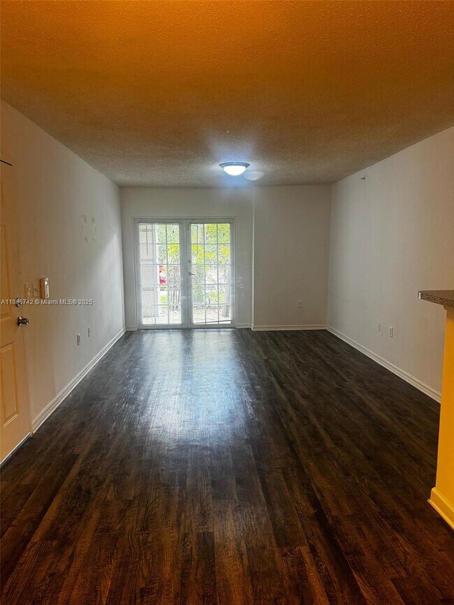 Building Photo - 5035 Wiles Rd