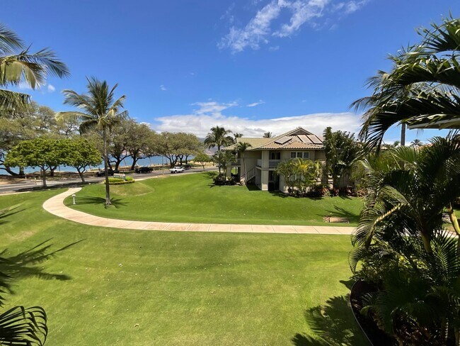 Building Photo - Great Ocean View from this Convenient Nort...