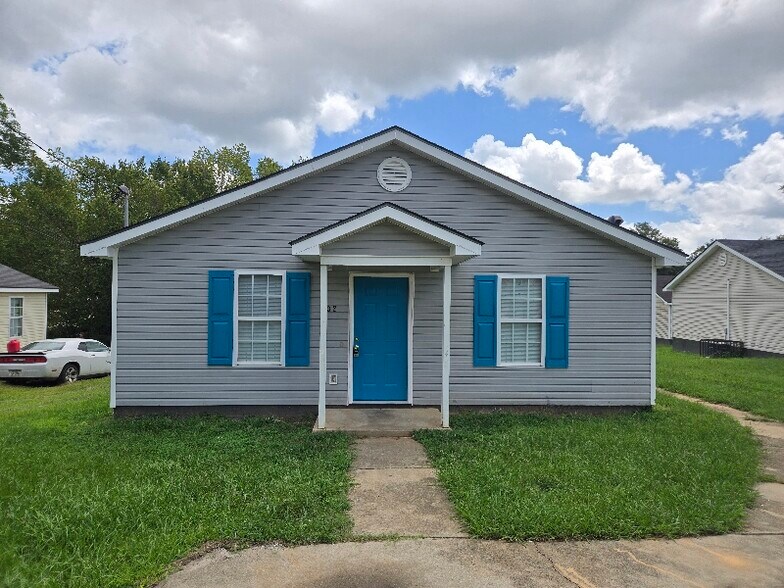 Primary Photo - 402 N 12th St