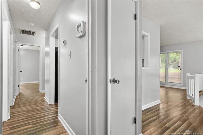 Building Photo - 920 Inglewood Ln