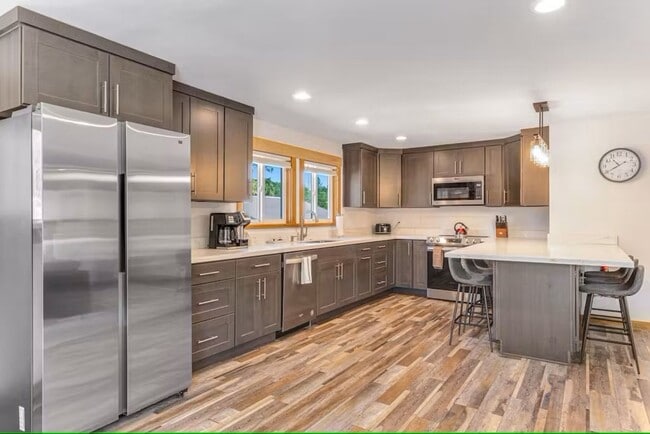 Primary Photo - Adorable remodel in the heart of South Cle...