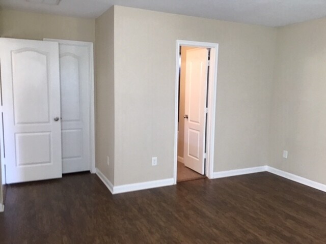 Building Photo - 16215 Ranchland Ln