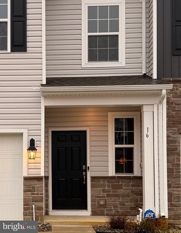 Building Photo - 16 Whaler Dr