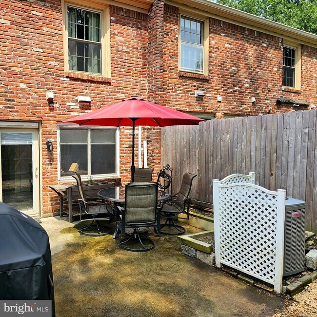 Building Photo - 138 Nottoway Dr