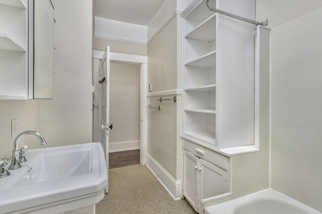 Building Photo - Vintage Charm Meets Modern Comfort in NW Portland