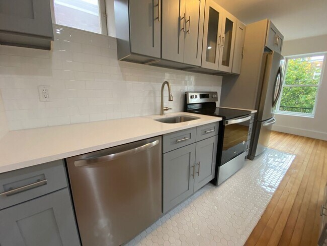 Building Photo - 233 Liberty St