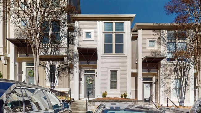 Building Photo - 1009 Park West Dr