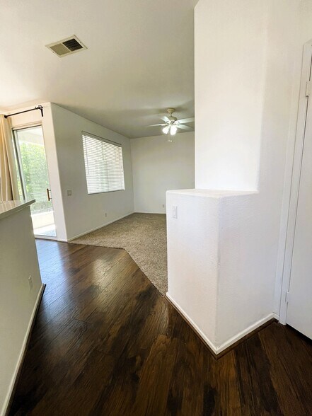 Building Photo - 10776 Sabre Hill Dr