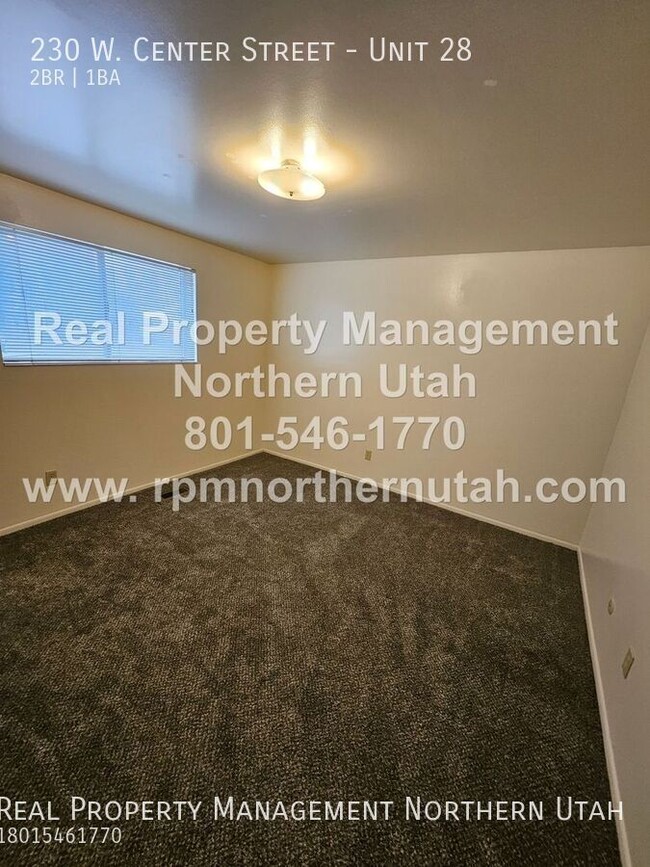 Building Photo - 2 Bedroom 1 Bath Bountiful Apartment Now A...