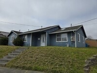 Building Photo - Pet-friendly 3-bedroom Eureka home