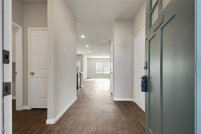 Building Photo - 19621 Ann Richards Ave