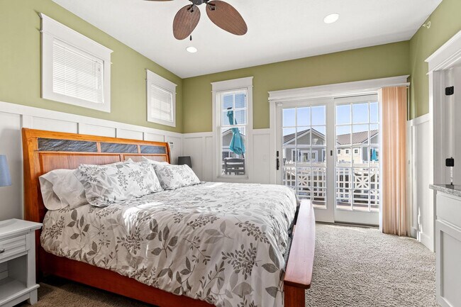 Building Photo - 807 Lake St