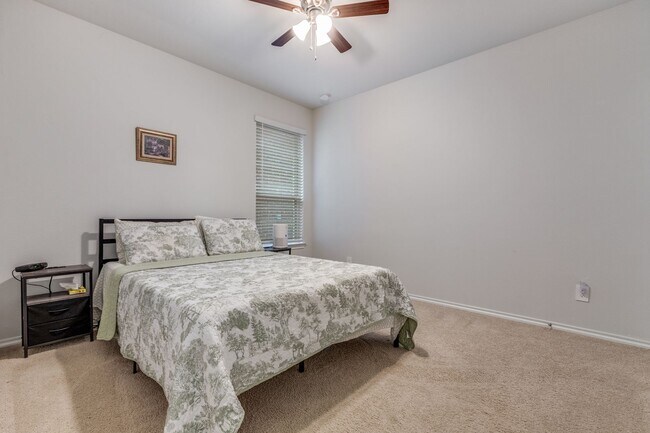 Building Photo - 3315 Celestial Ln