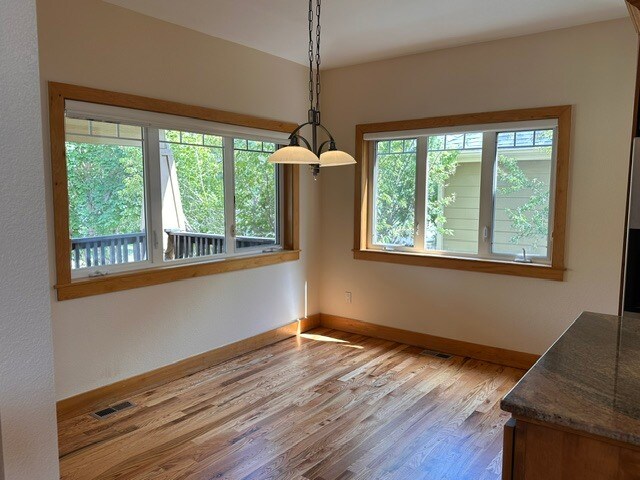 Building Photo - 2851 Des Moines Dr