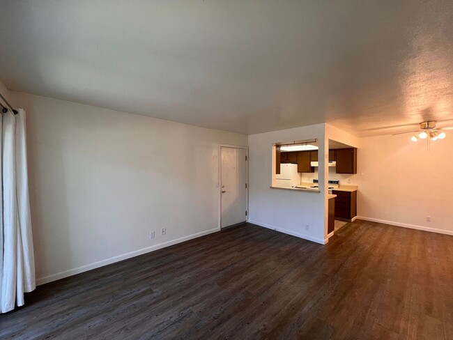 Building Photo - Cute 1 bedroom Reno apartment!