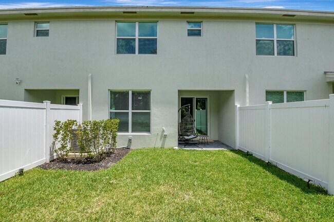 Building Photo - 4375 Hammock Grove Dr