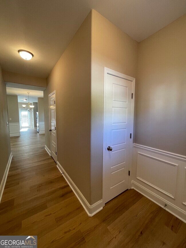 Building Photo - 495 Kirkland Dr