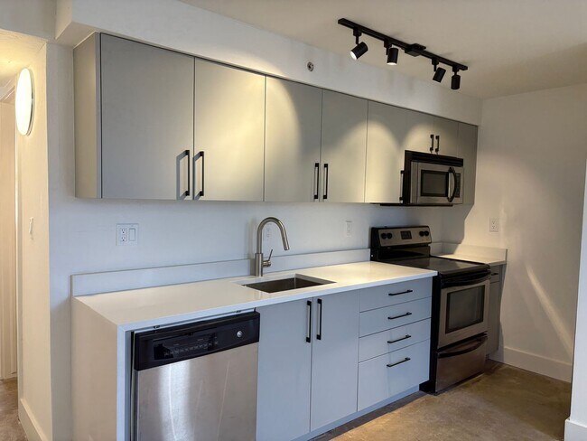 Building Photo - One bedroom loft in Midtown OKC!