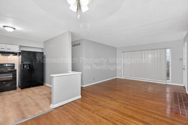 Building Photo - 2403 Gardner Dr