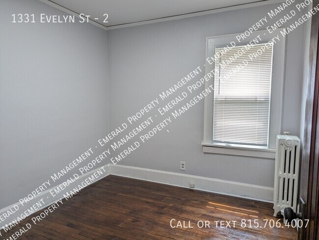 Building Photo - 1331 Evelyn St