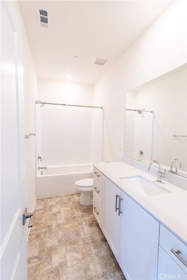 Building Photo - 3472 E Emerald Dr