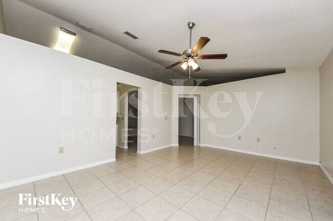 Building Photo - 815 Adour Dr