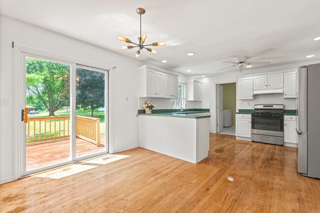 Building Photo - 630 Maple Ct