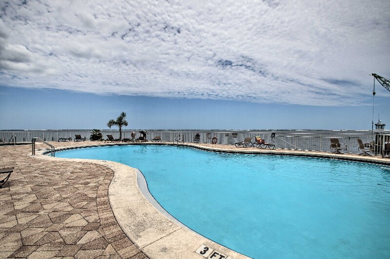 Building Photo - 4263 Bay Beach Ln