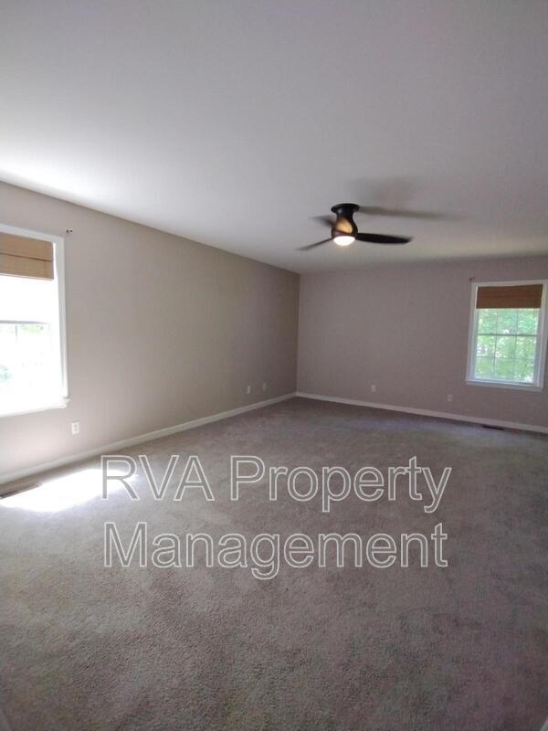 Building Photo - 5815 Meadowood Pl