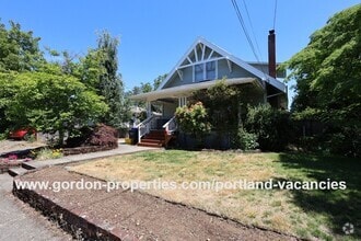 Building Photo - SE 88th Ave - 2 bedroom apartment with den...